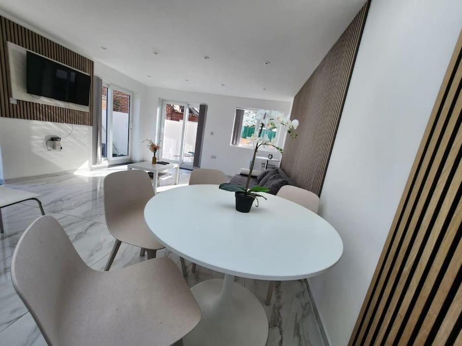 אוקספורד Spacious And Bright One Bedroom Apartment מראה חיצוני תמונה