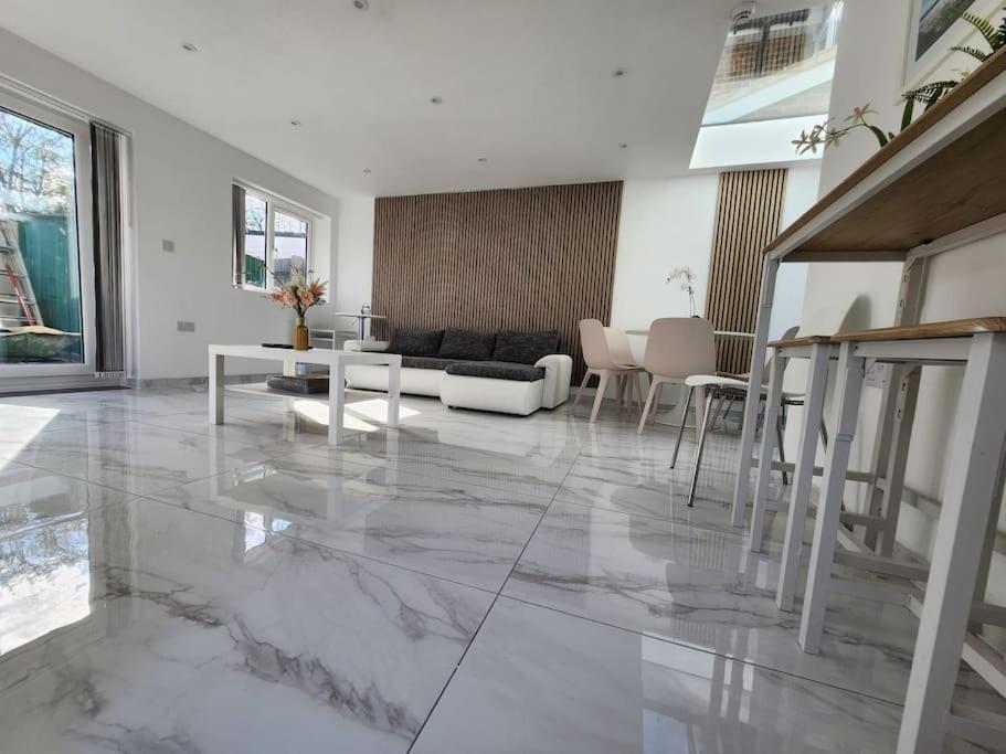 אוקספורד Spacious And Bright One Bedroom Apartment מראה חיצוני תמונה