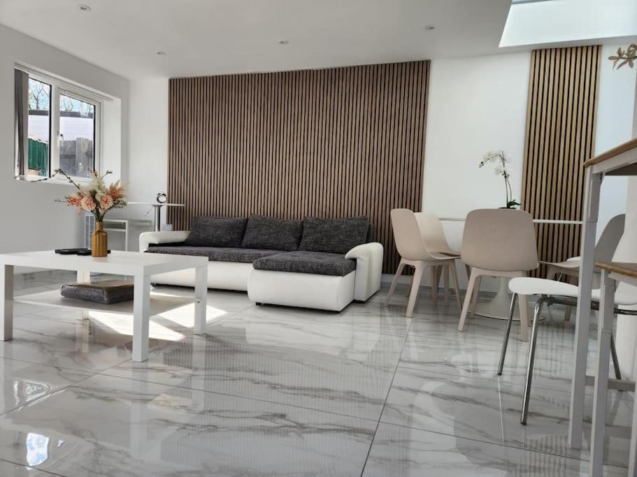 אוקספורד Spacious And Bright One Bedroom Apartment מראה חיצוני תמונה
